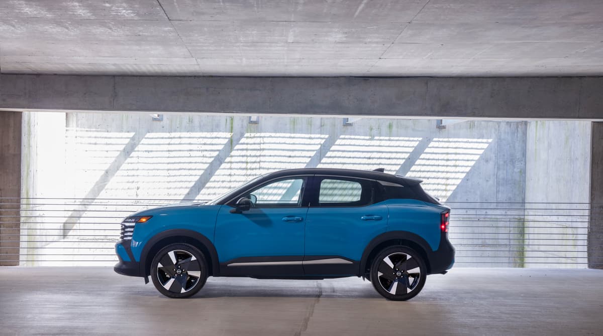 Image of 2024 Nissan Kicks_Blue-7