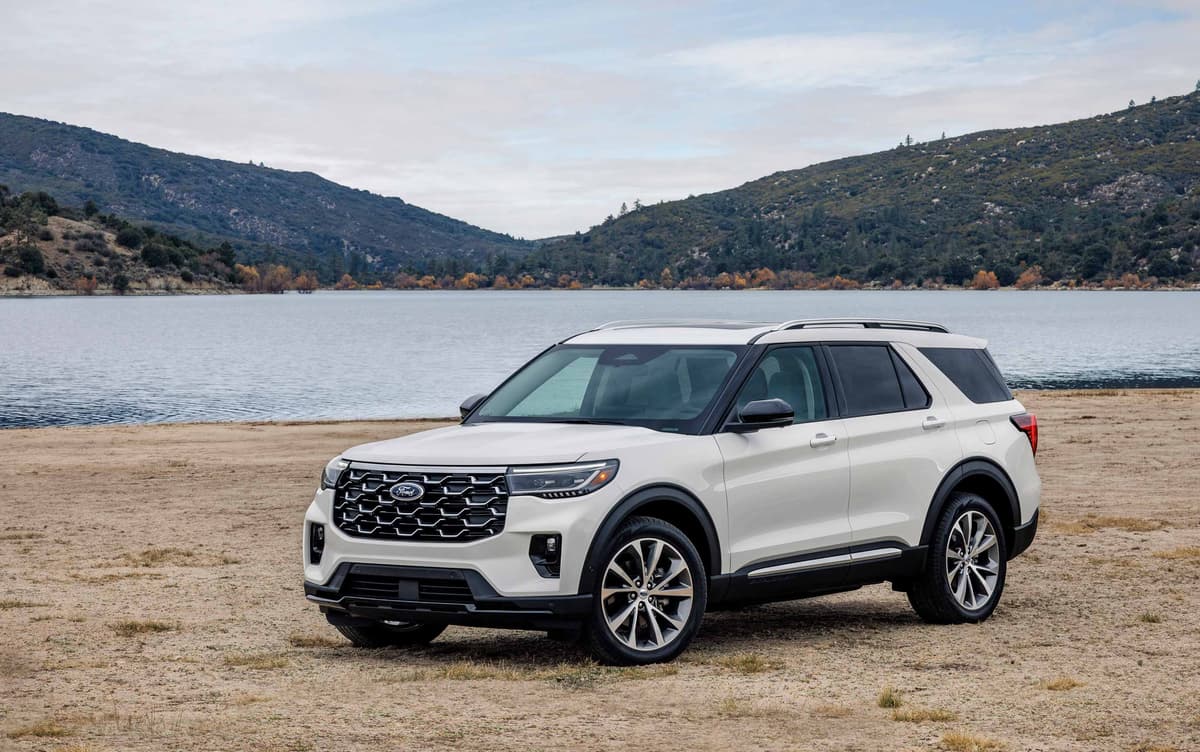 Image of 2025-Ford-Explorer-Platinum_01
