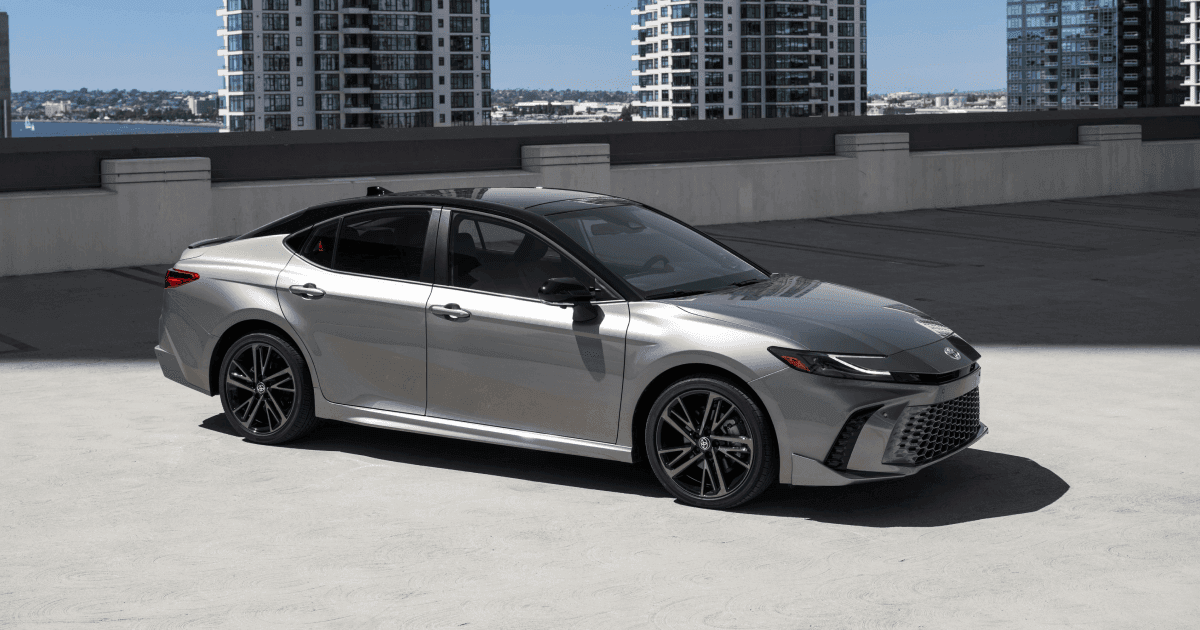2025 Toyota Camry XSE – Thrilling Hybrid Drive [Expert View] 2025