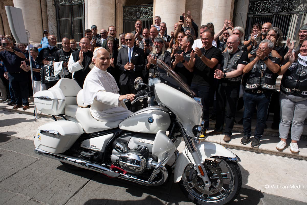 image of pope-leo-xiv-bmw-r18-transcontinental-charity-auction